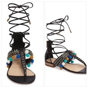 NWT🖤Vince Camuto Balisa Flat Sandal W/ Pom Poms